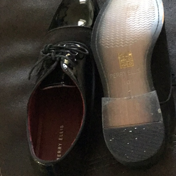 Black Perry Ellis dress shoes - Picture 3 of 3